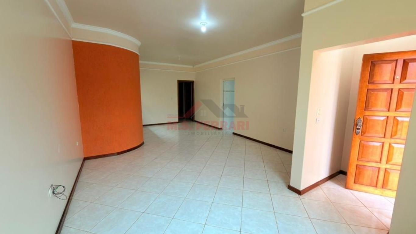 CASA NA Vila Tênis Clube em Assis