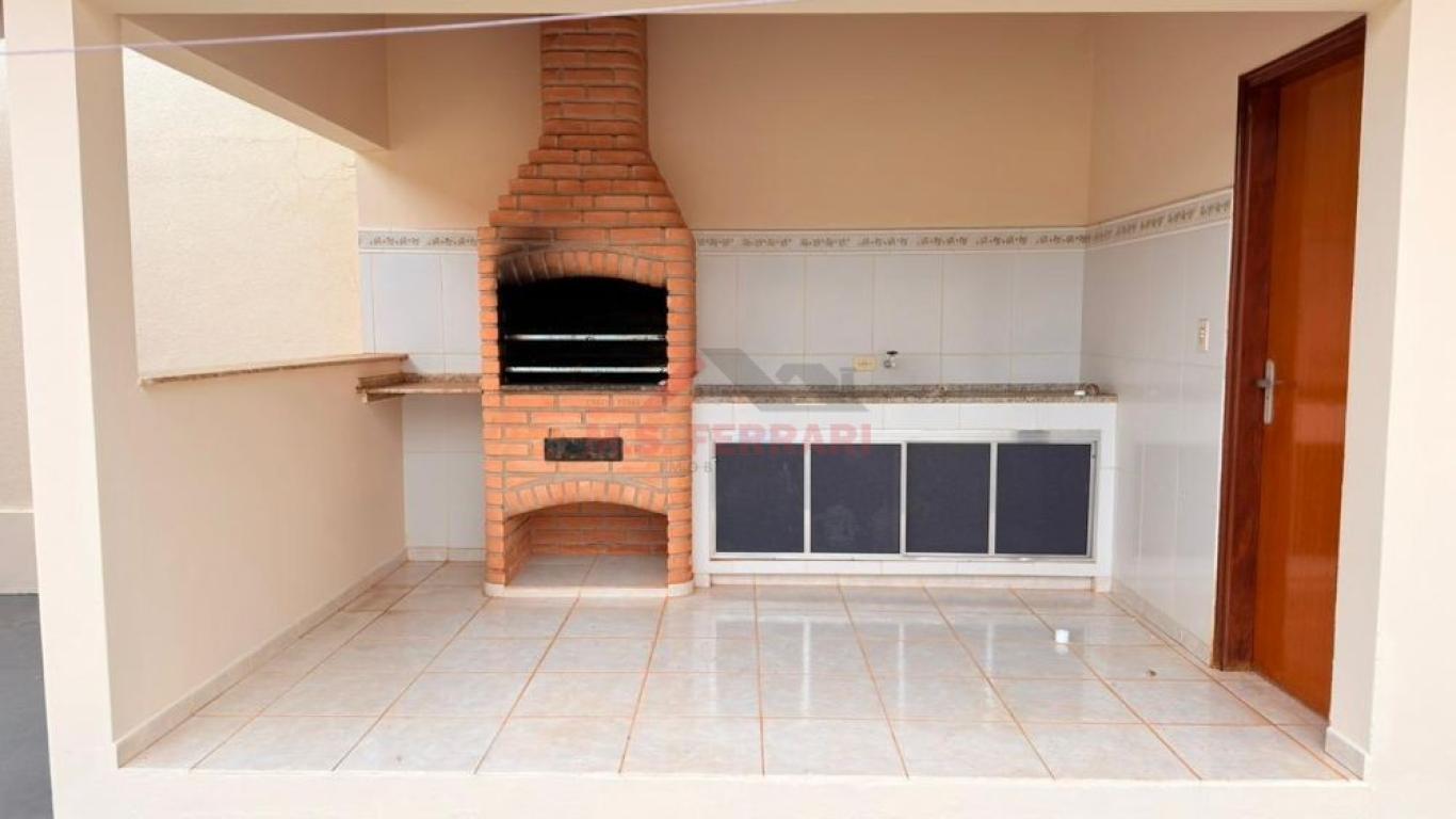 CASA NA Vila Tênis Clube em Assis