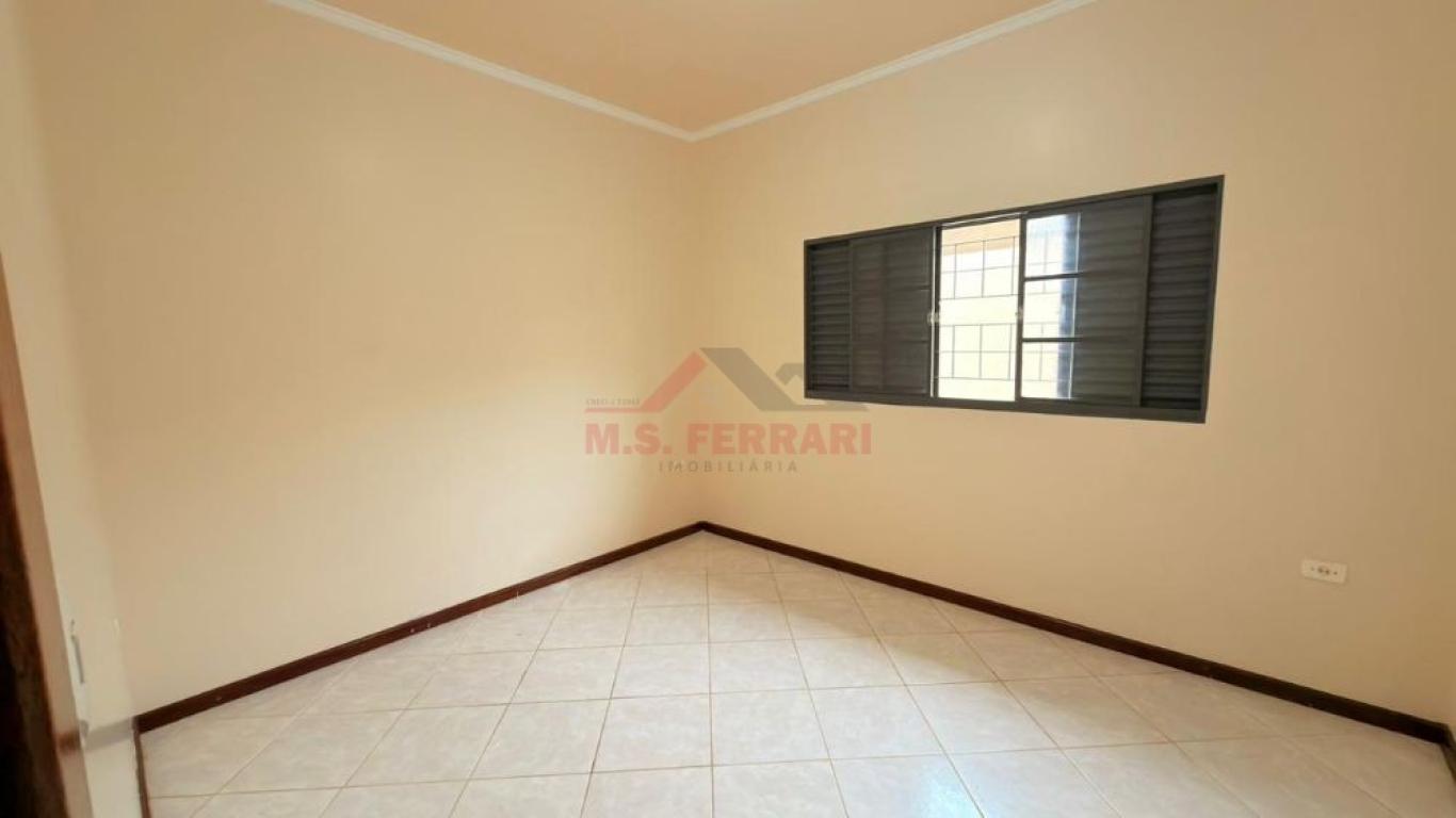 CASA NA Vila Tênis Clube em Assis