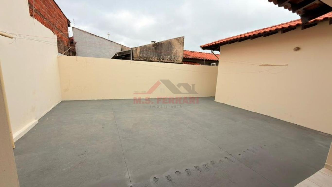 CASA NA Vila Tênis Clube em Assis