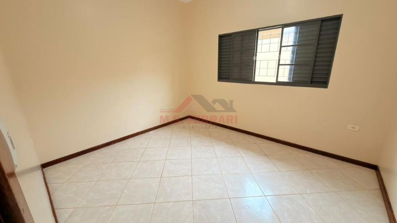 CASA NA Vila Tênis Clube em Assis