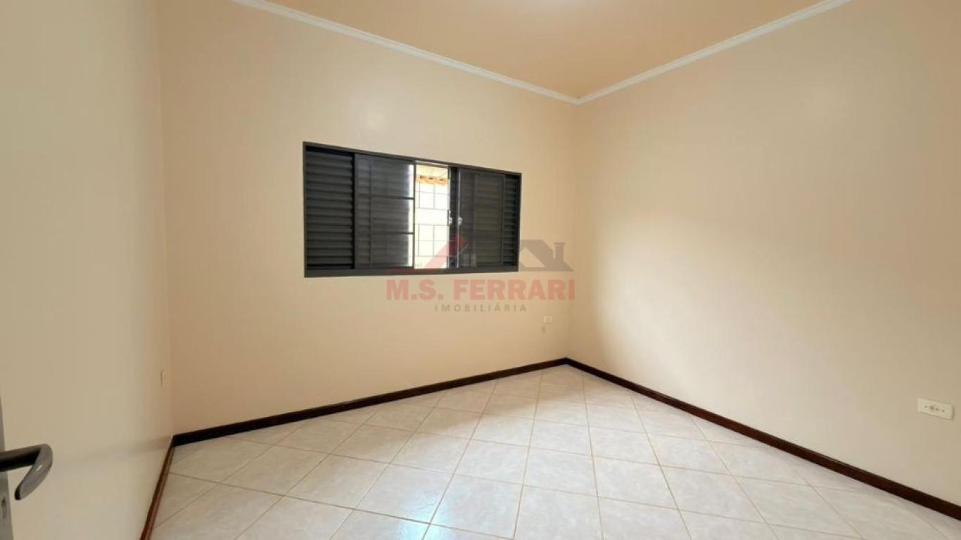 CASA NA Vila Tênis Clube em Assis