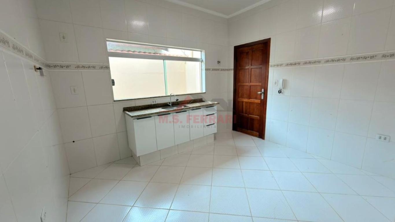 CASA NA Vila Tênis Clube em Assis