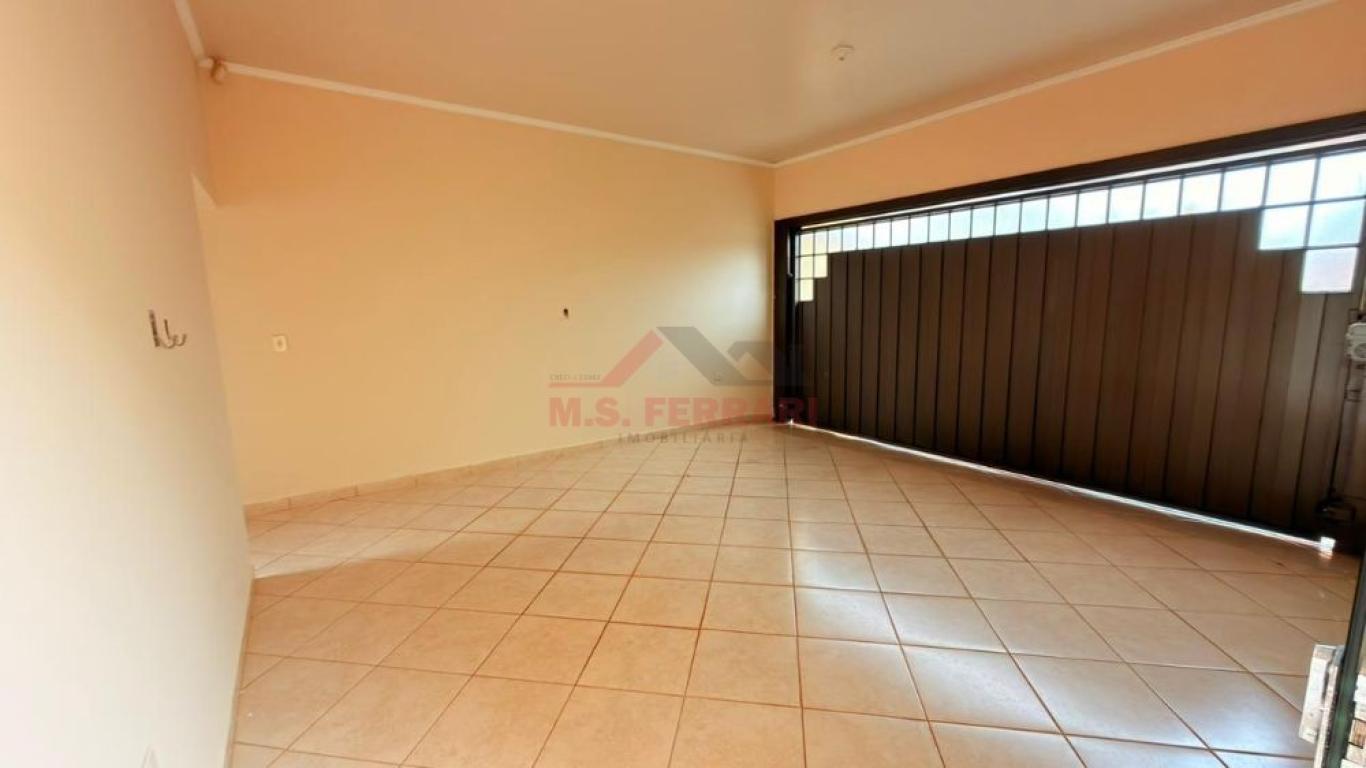 CASA NA Vila Tênis Clube em Assis