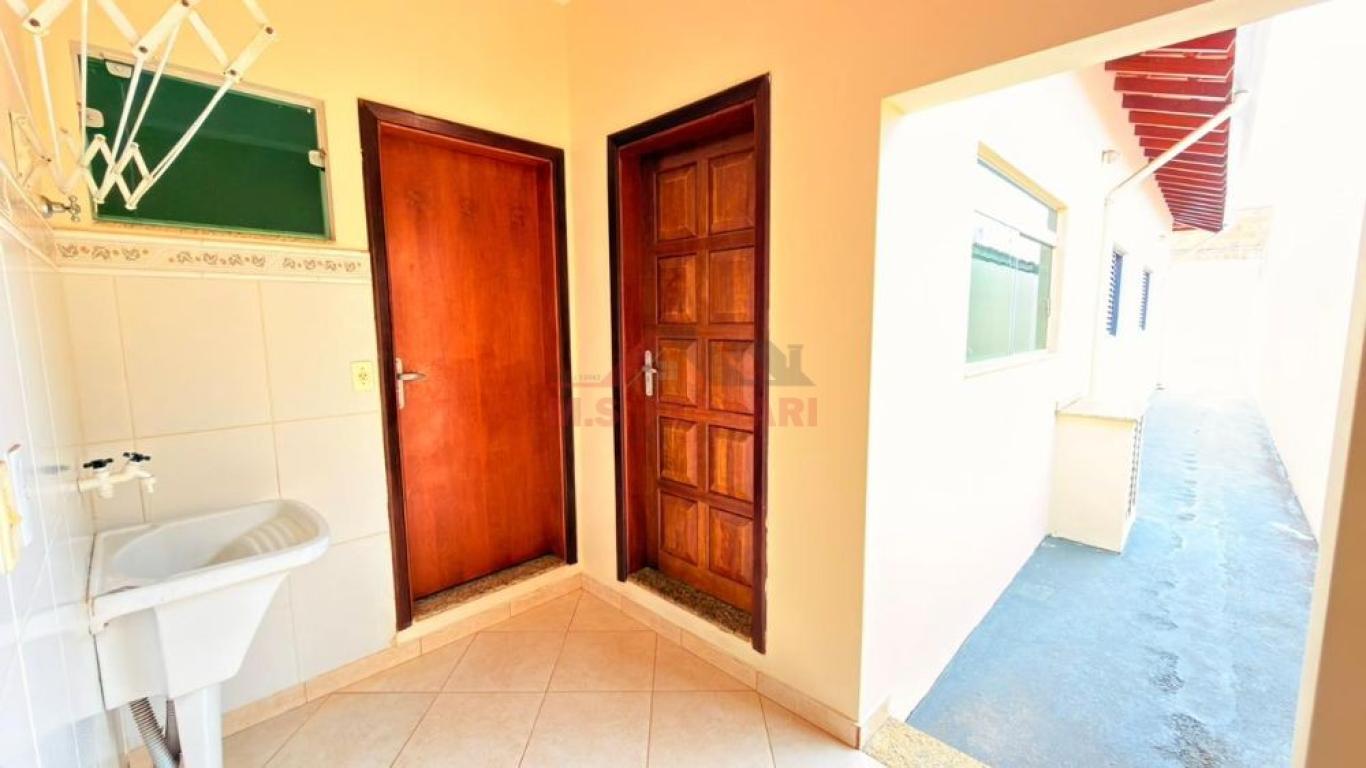 CASA NA Vila Tênis Clube em Assis