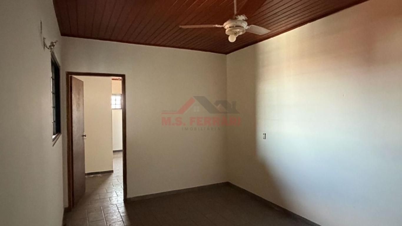 CASA NA Vila Fiuza em Assis