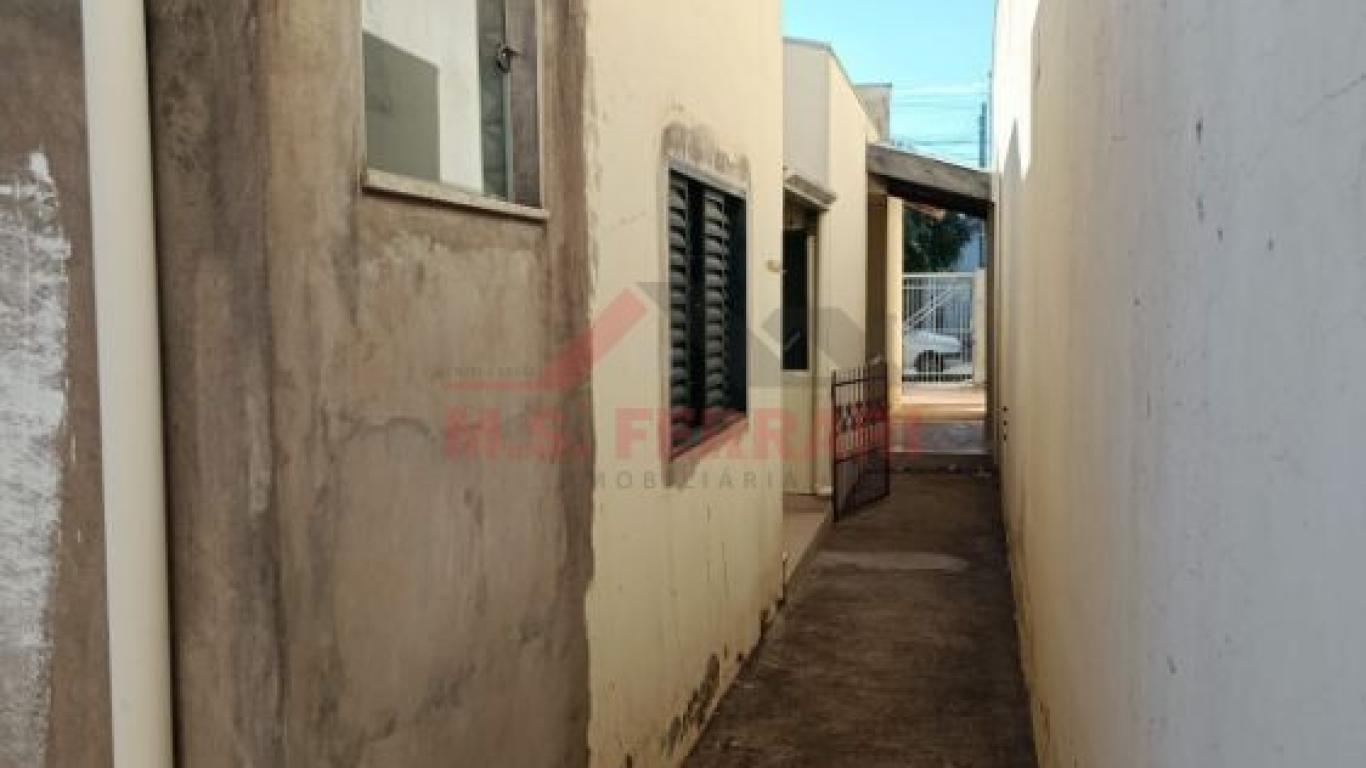 CASA NA Vila Independência em Assis