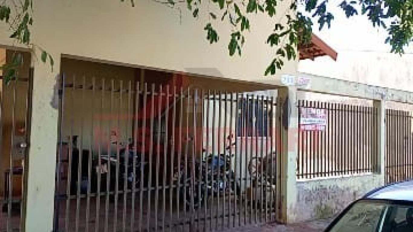 CASA NA Vila Progresso em Assis