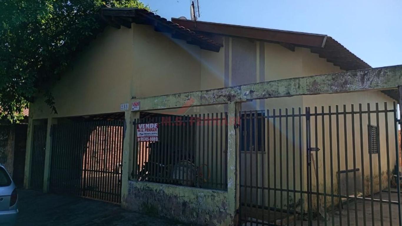 CASA NA Vila Progresso em Assis