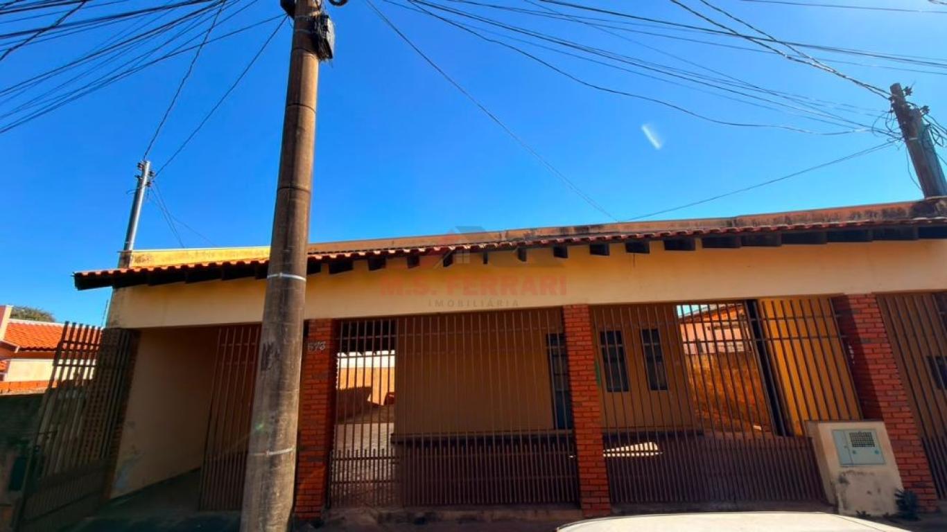 CASA NO Parque Universitário em Assis