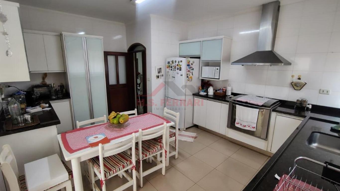 CASA NA Vila Palhares em Assis