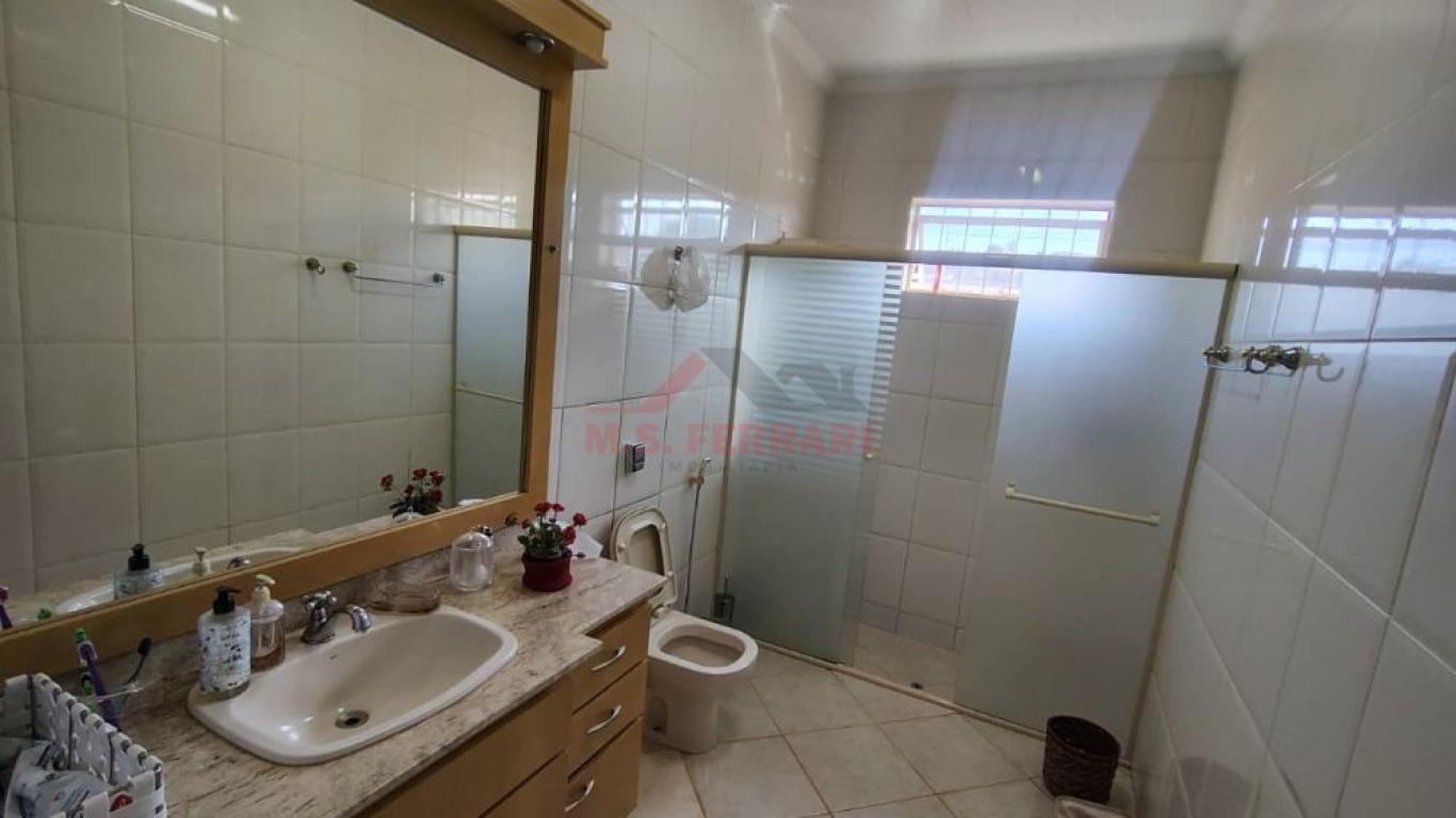 CASA NA Vila Palhares em Assis