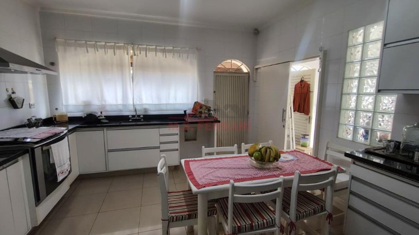 CASA NA Vila Palhares em Assis