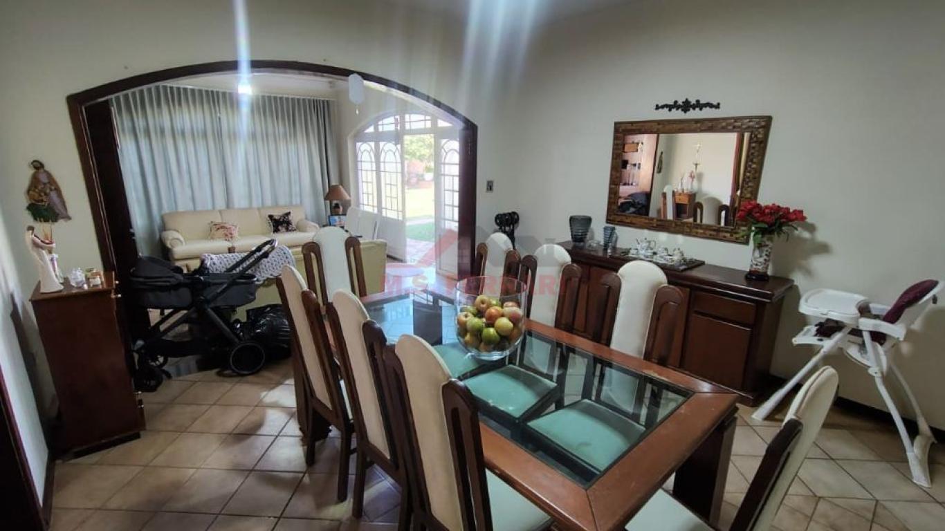 CASA NA Vila Palhares em Assis