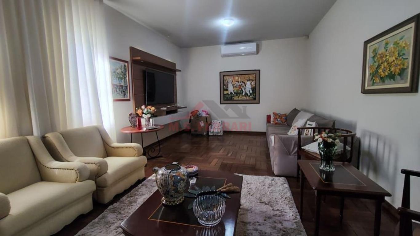CASA NA Vila Palhares em Assis