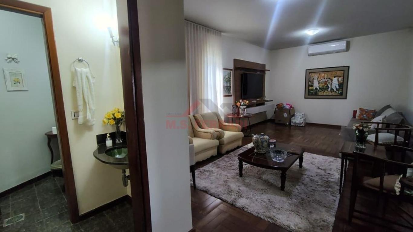 CASA NA Vila Palhares em Assis