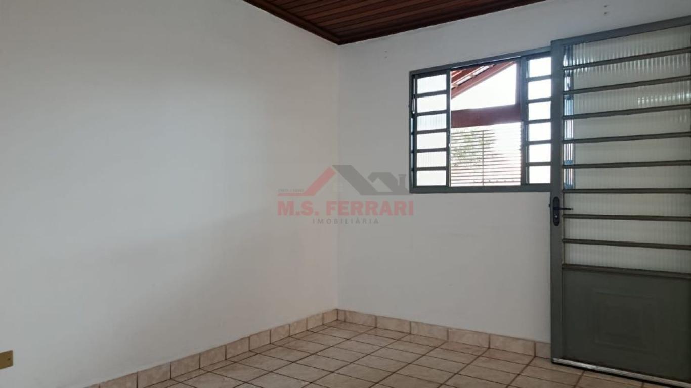 CASA NA Vila dos Comerciários em Assis