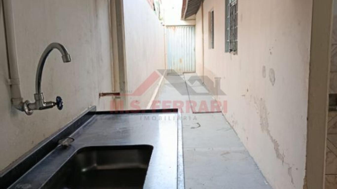 CASA NA Vila dos Comerciários em Assis