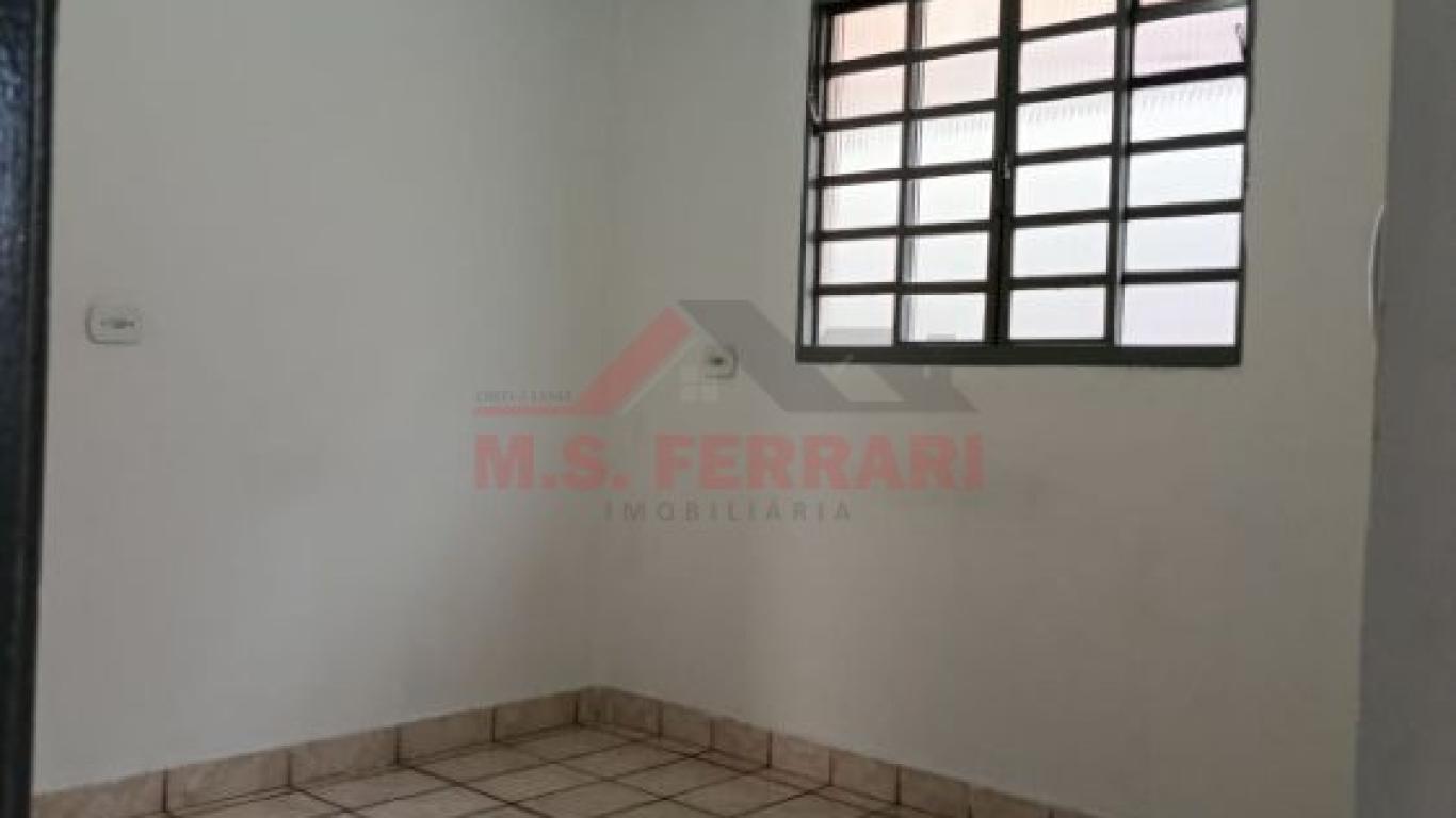 CASA NA Vila dos Comerciários em Assis
