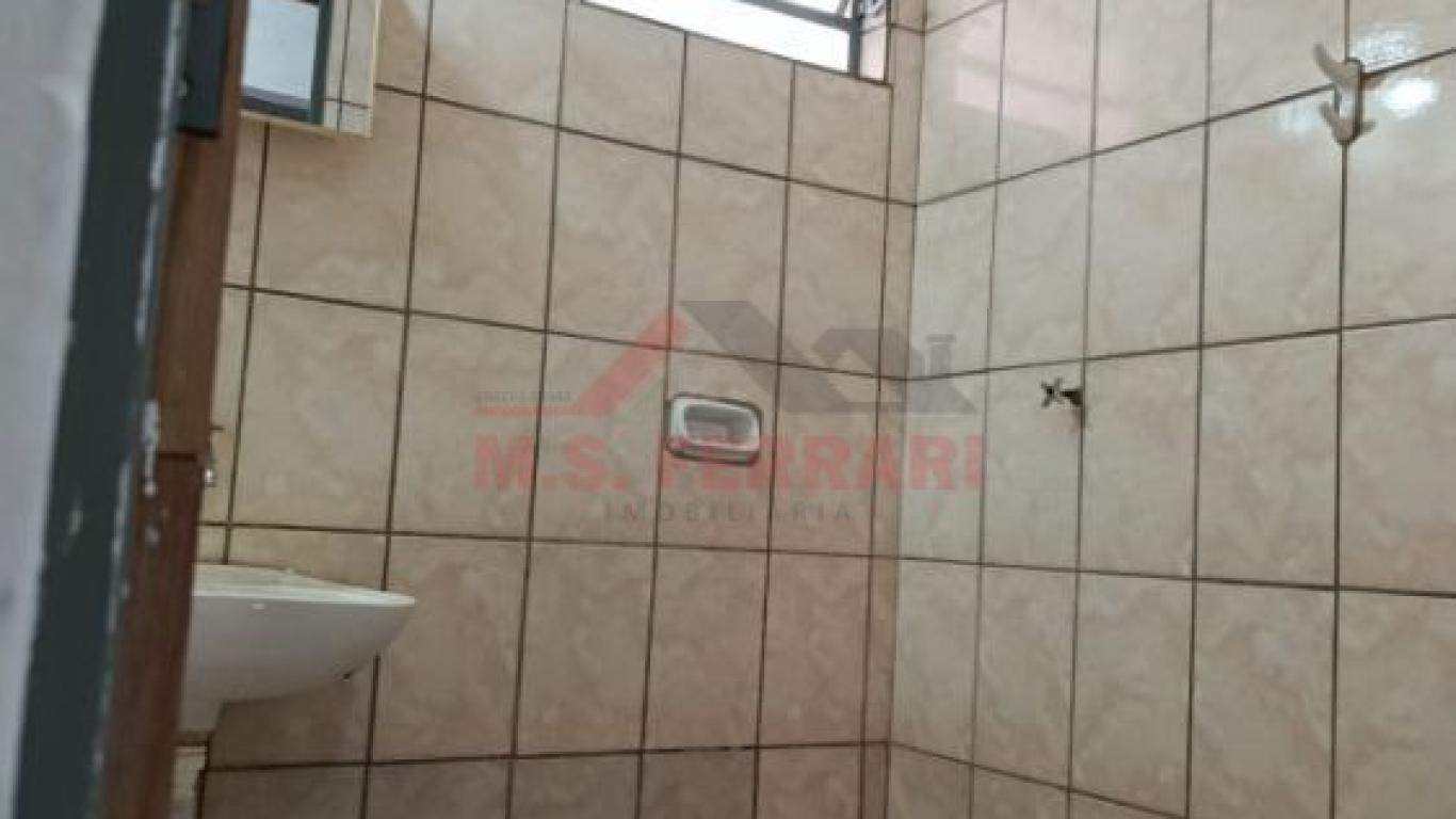 CASA NA Vila dos Comerciários em Assis