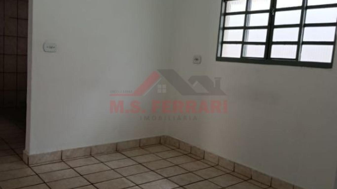 CASA NA Vila dos Comerciários em Assis