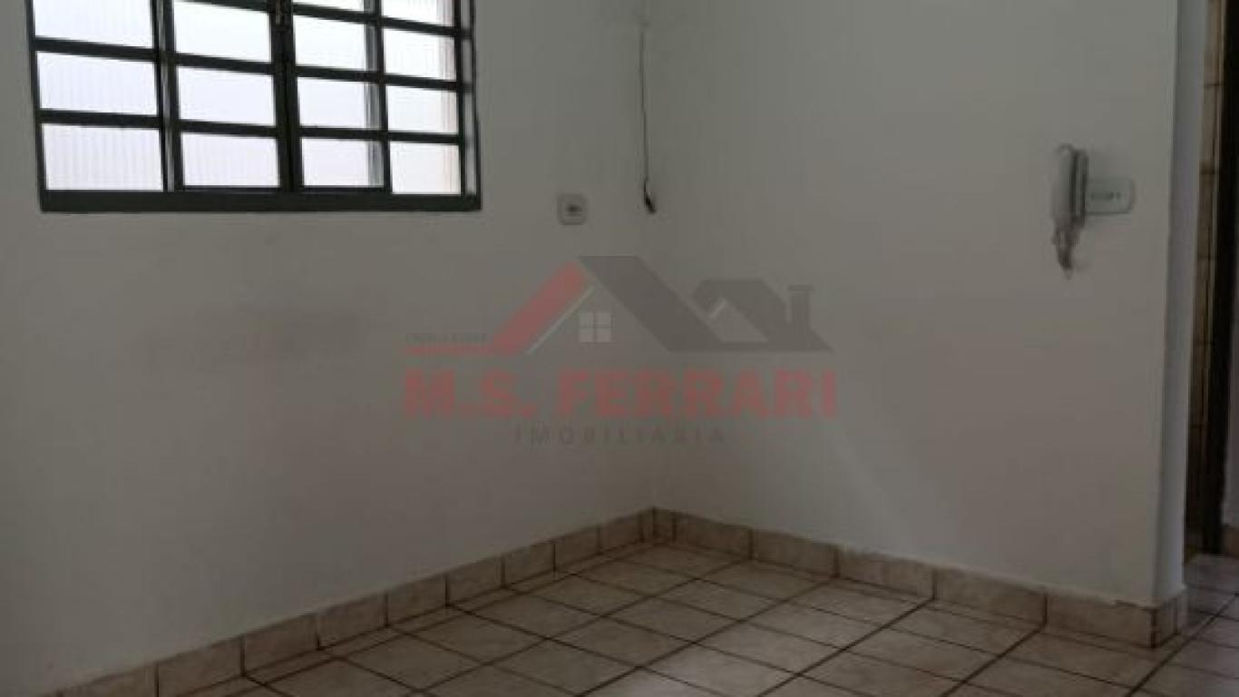 CASA NA Vila dos Comerciários em Assis