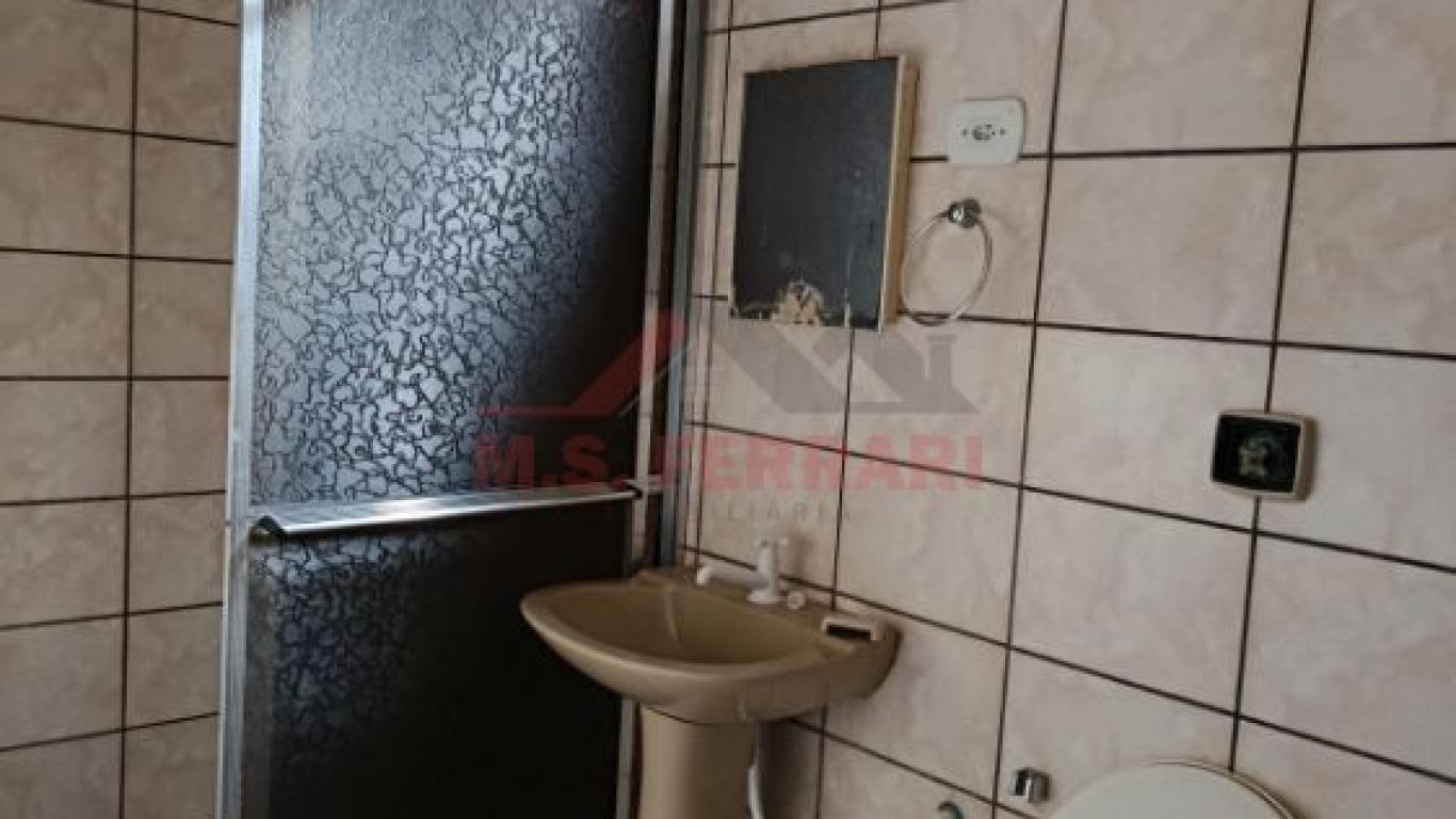 CASA NA Vila dos Comerciários em Assis