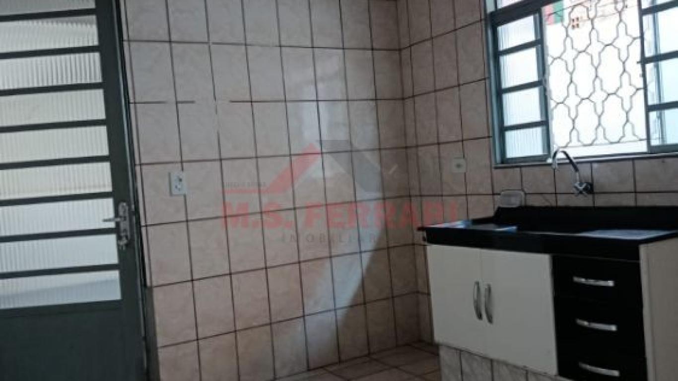 CASA NA Vila dos Comerciários em Assis
