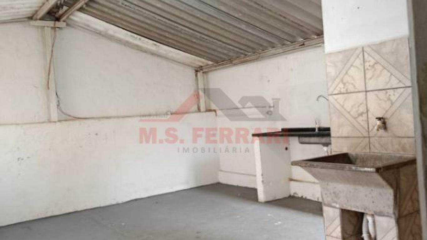 CASA NA Vila dos Comerciários em Assis