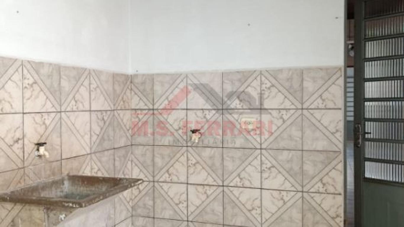 CASA NA Vila dos Comerciários em Assis