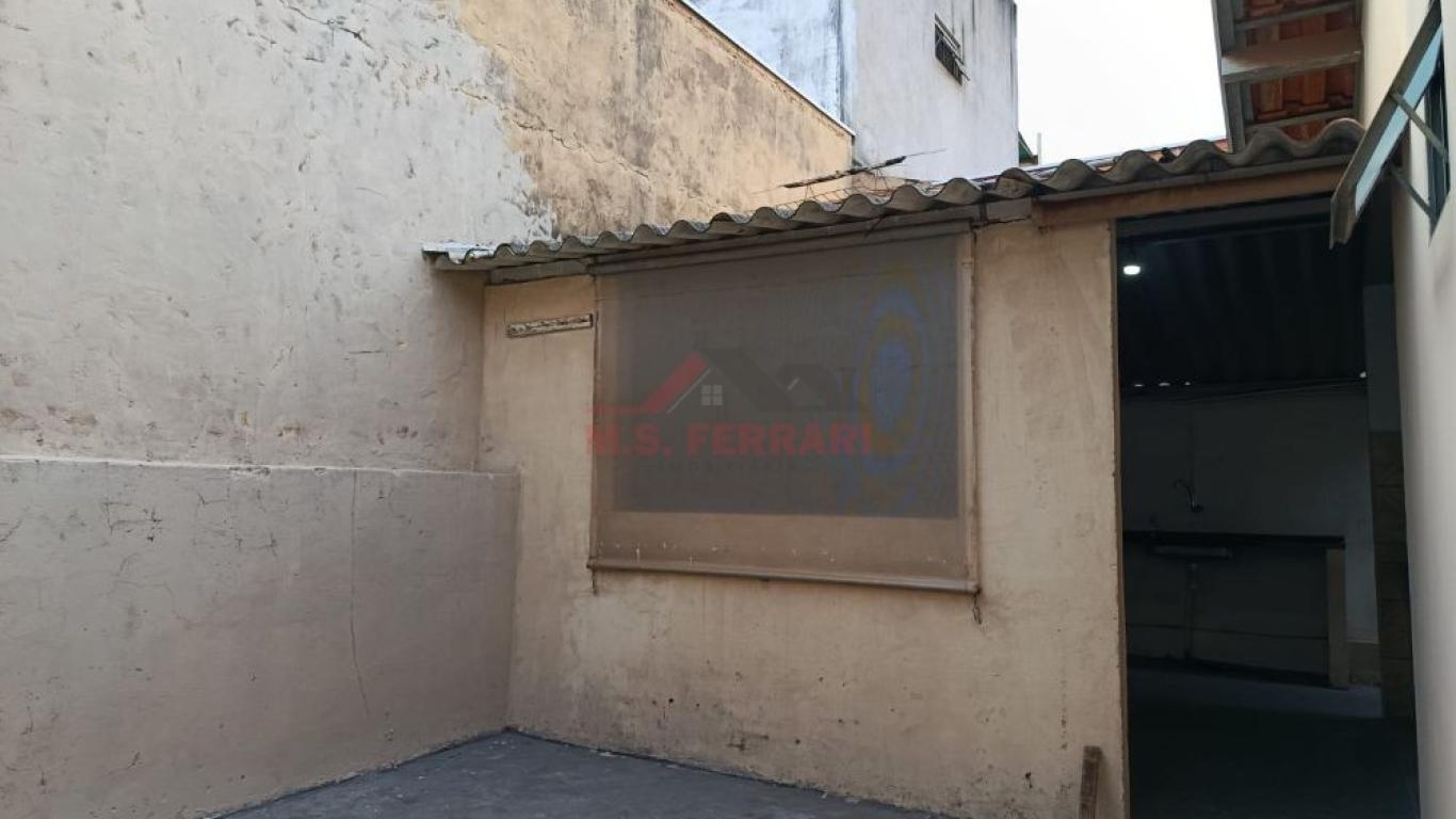 CASA NA Vila dos Comerciários em Assis