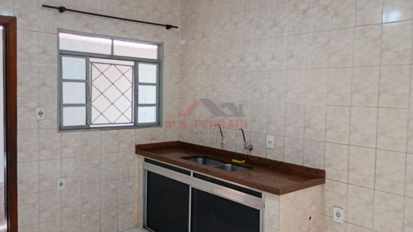 CASA NA Vila Operária em Assis