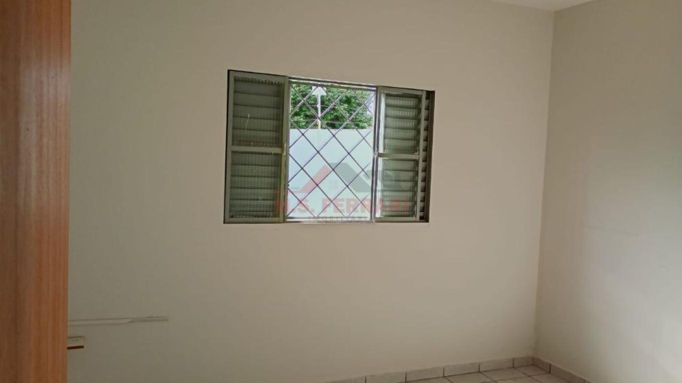 CASA NA Vila Operária em Assis