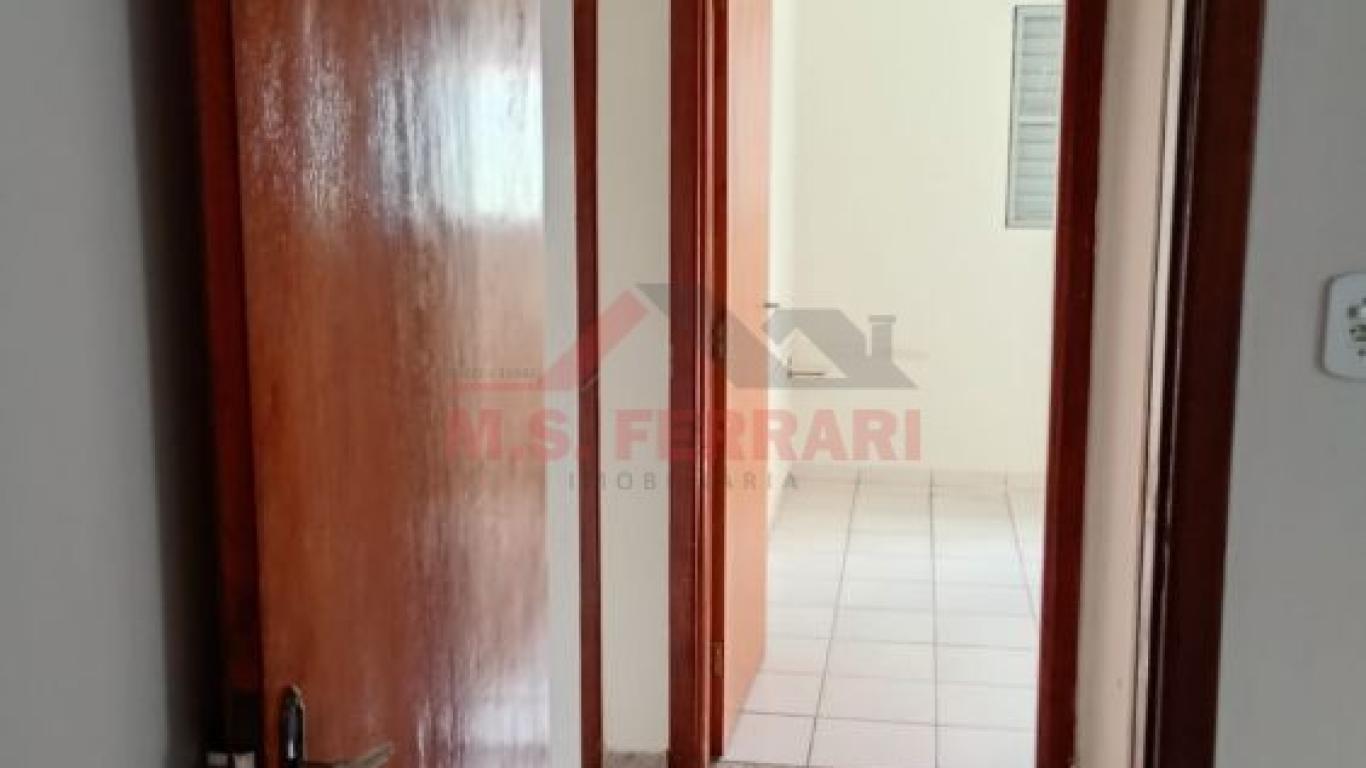 CASA NA Vila Operária em Assis