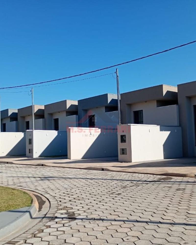 CASA NA Vila Tênis Clube em Assis