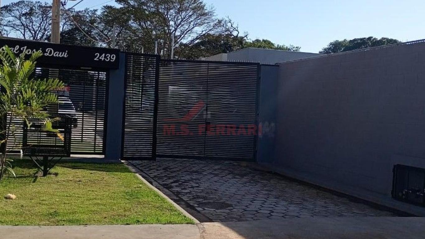 CASA NA Vila Tênis Clube em Assis