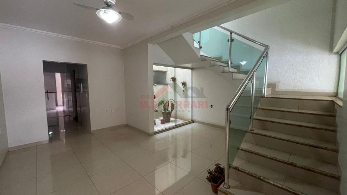 CASA NA Vila Operária em Assis