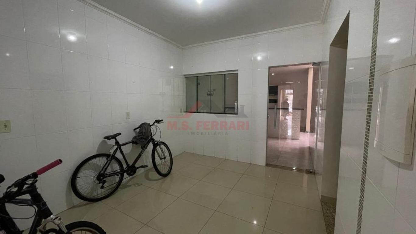 CASA NA Vila Operária em Assis