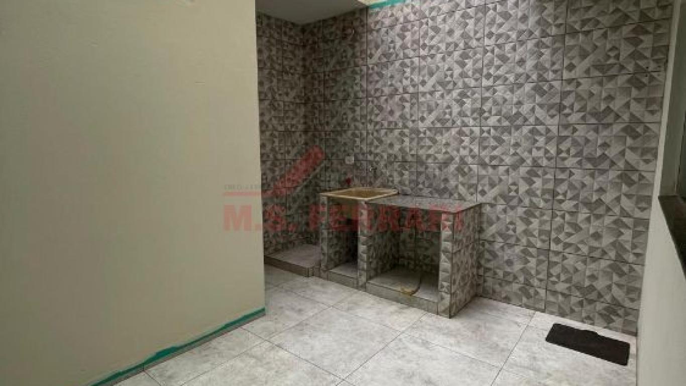 CASA NA Vila Operária em Assis