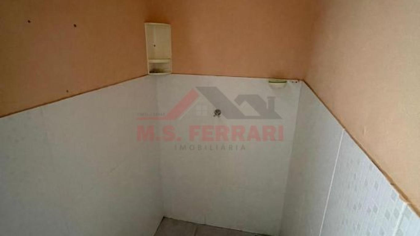 CASA NA Vila Operária em Assis