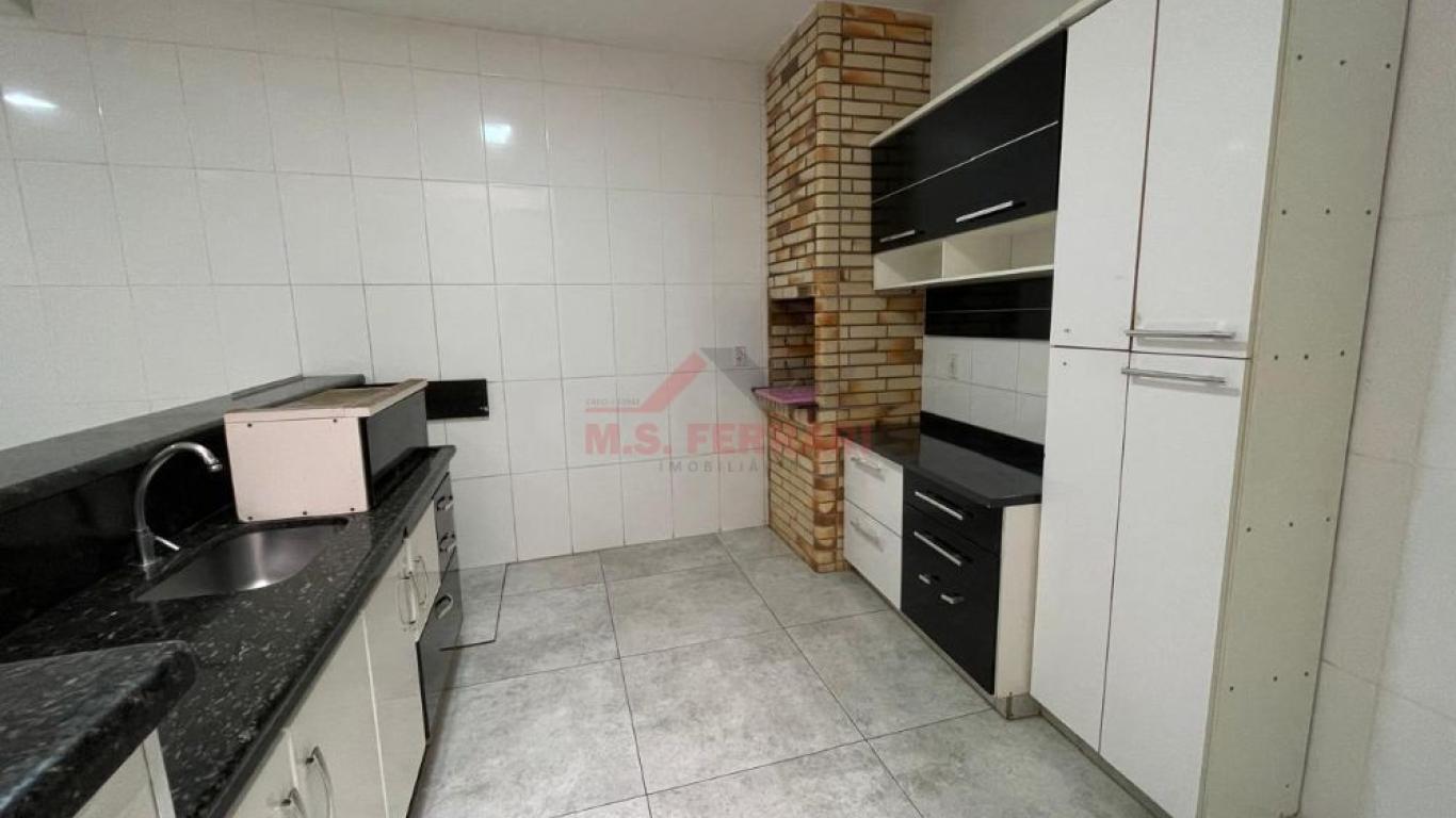 CASA NA Vila Operária em Assis