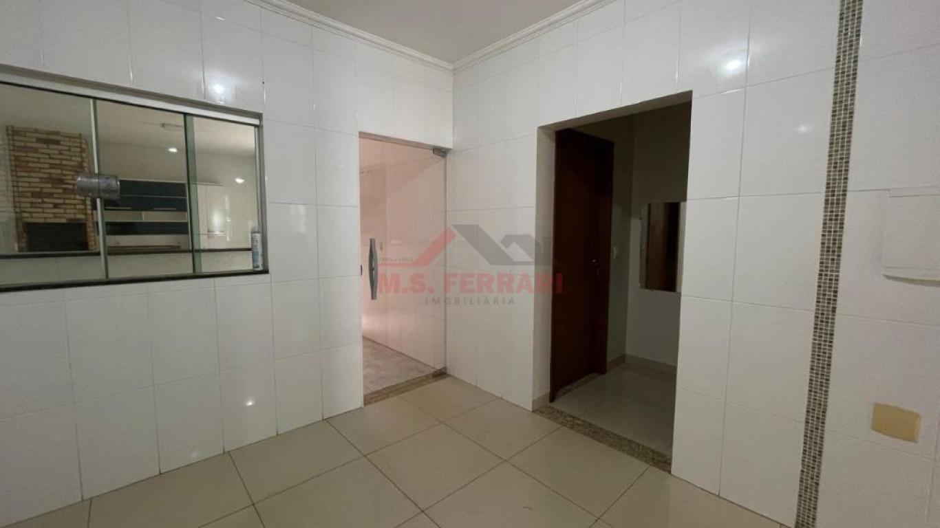 CASA NA Vila Operária em Assis