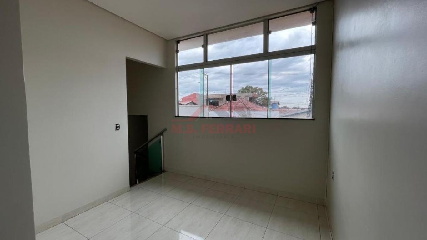 CASA NA Vila Operária em Assis