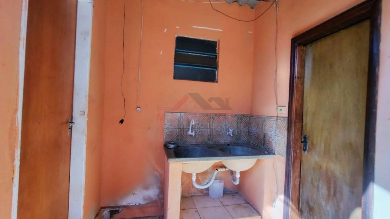 CASA NA Vila Operária em Assis