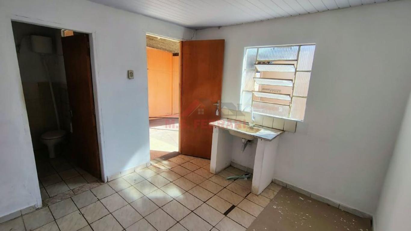 CASA NA Vila Operária em Assis
