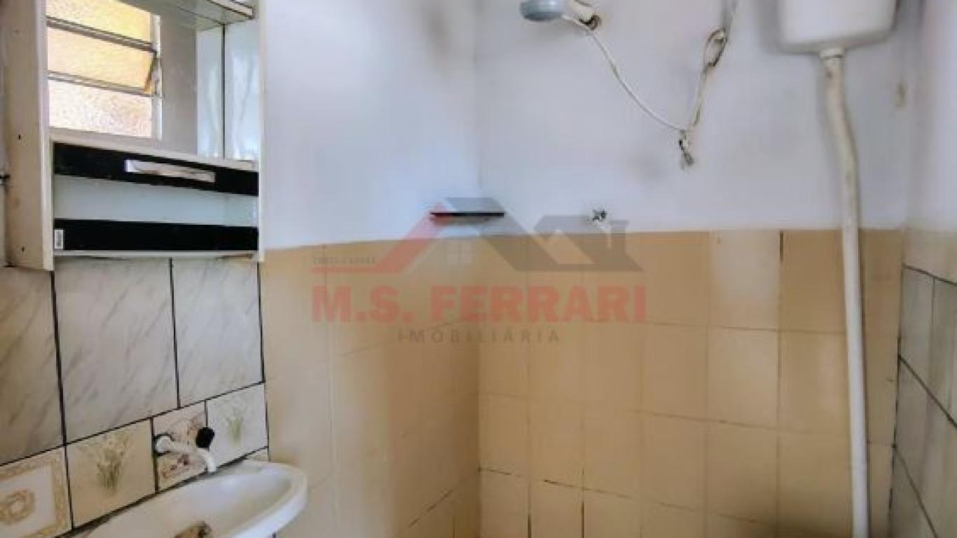 CASA NA Vila Operária em Assis