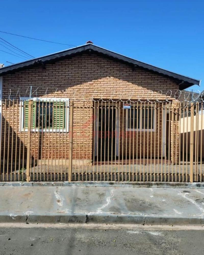 CASA NA Vila Operária em Assis
