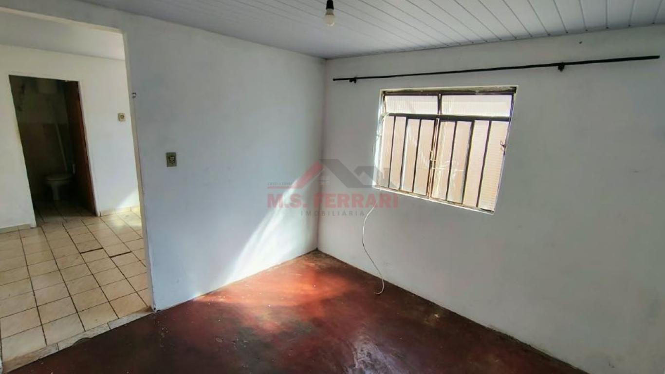 CASA NA Vila Operária em Assis