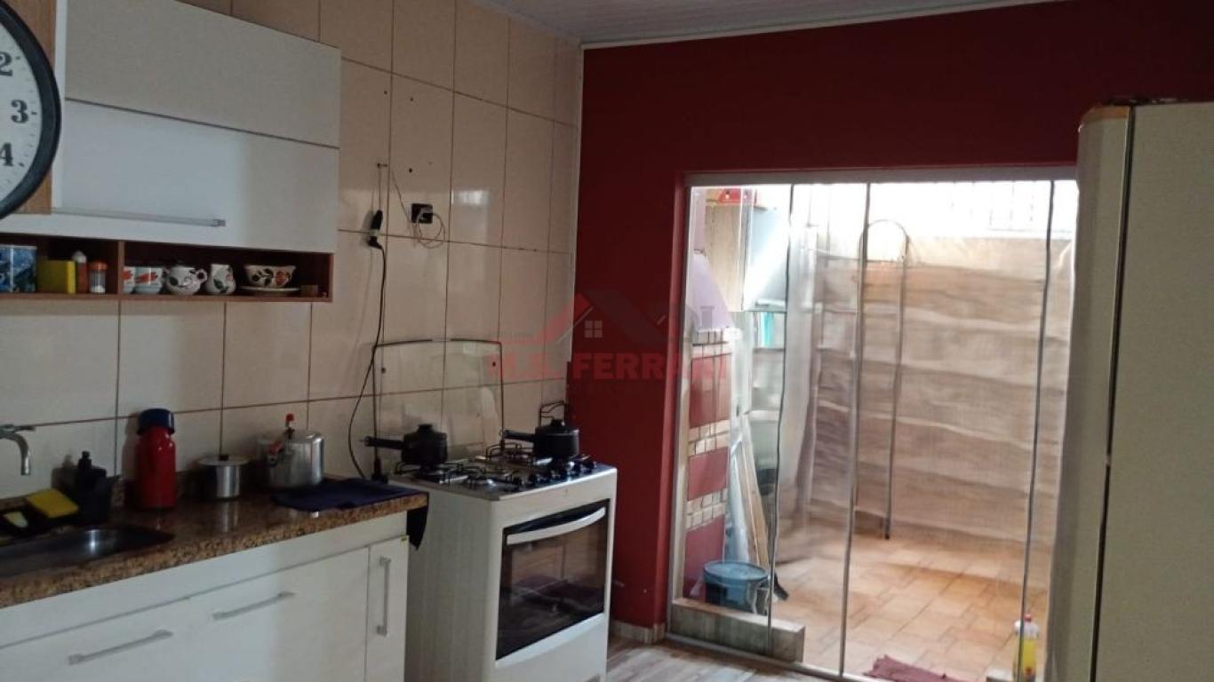 CASA NA Vila Operária em Assis