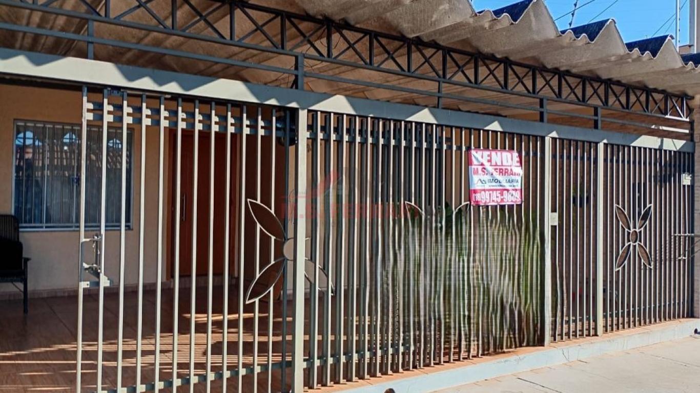 CASA NA Vila Operária em Assis